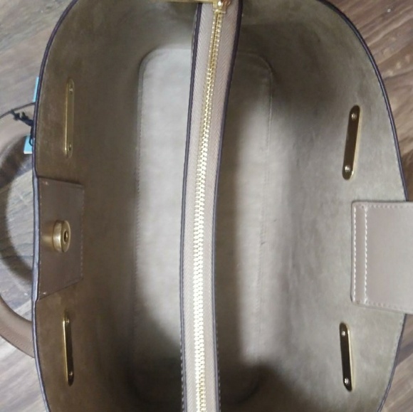 New Antonio Melani Designer Handbag / Tote - Picture 5 of 8